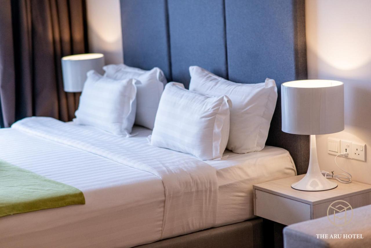 The Aru Hotel At Aru Suites โกตาคินาบาลู ภายนอก รูปภาพ